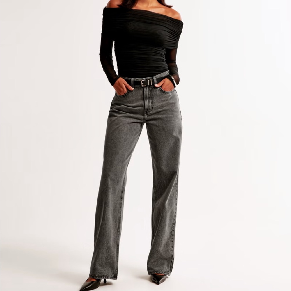 Never worn Abercrombie loose high rise jeans